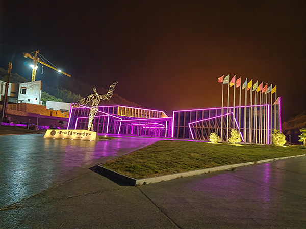 城市亮化是现代城市建设的重要组成部分，它不仅可以美化城市的夜景，还能提升城市的整体形象。随着科技的不断进步，城市亮化也得到了更多的关注和创新。本文将介绍一些关于城市亮化的创意和技术，帮助读者了解巴里坤城市亮化的重要性以及如何进行巴里坤城市亮化的规划和实施。