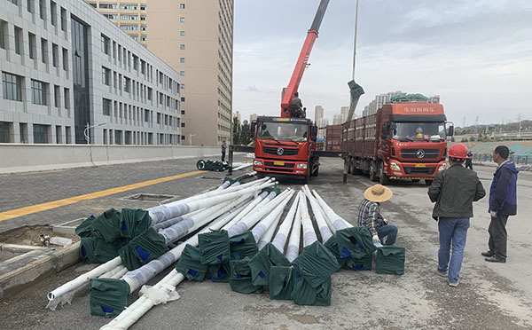 巴里坤太阳能路灯灯杆垂直度矫正方法与维护