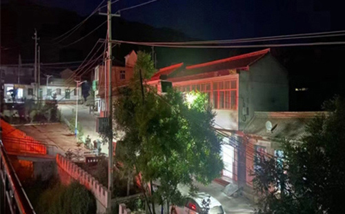 巴里坤太阳能路灯在暴雪天气下的应对策略